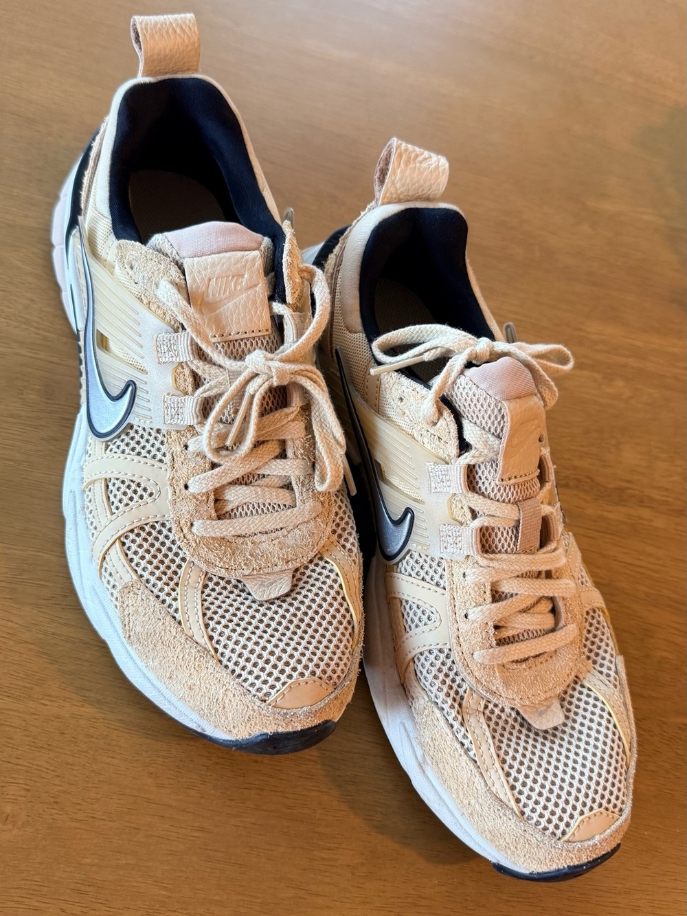 Nike V2K Run Women's Sesame/Light Orewood Brown